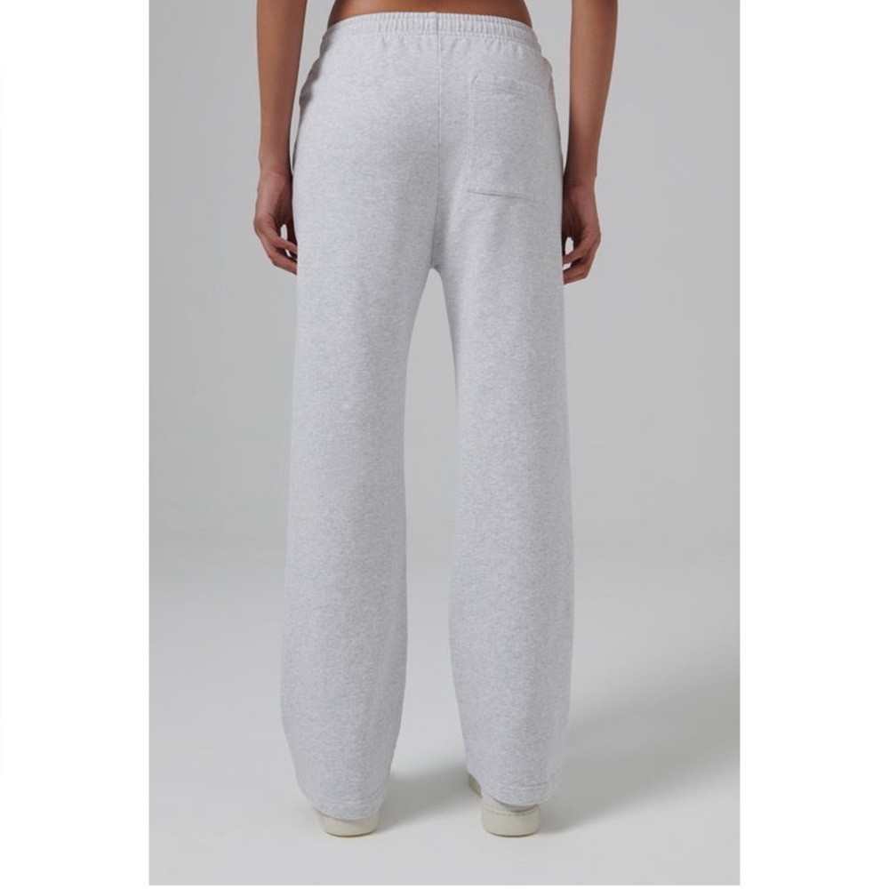 SPORTY & RICH
Grey Emblem Straight Leg Sweatpants - Picture 3 of 13